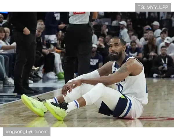 康利无球跑动牵制防守，提升森林狼外线空间效率