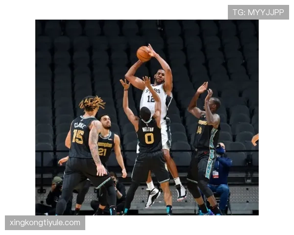 怀特在挡拆突破中提升得分效率，显著拉开与德罗赞差距