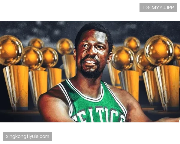 比尔·拉塞尔篮下封盖压制约基奇，11冠成就显差异